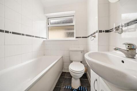 8 Windsor Avenue, Colliers Wood, SW19 2RR-5.jpg