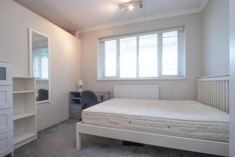 78 St Johns Drive, Garratt Lane 002.jpg