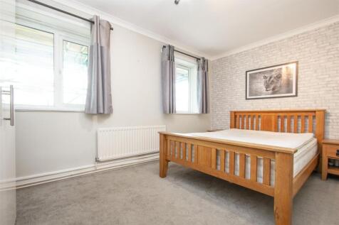 78 St Johns Drive, Garratt Lane 003.jpg