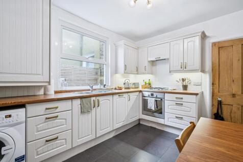 8 Boundary Road SW19 kitchen 1b.jpg