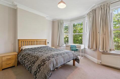 44, Cavendish Road SW19 bedroom 2a.jpg