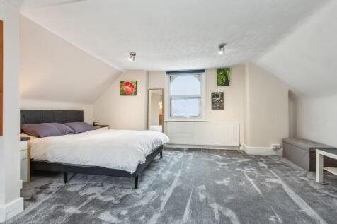 59b Kingston Road SW19  bedroom 2.jpg