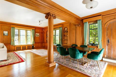 Sitting/Dining Room