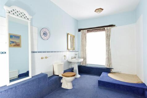 Family Shower Room