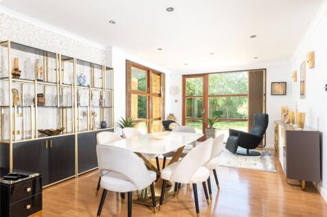 Sitting/Dining Room