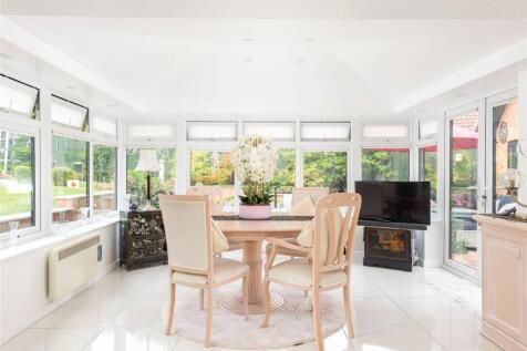 Garden/Dining Room