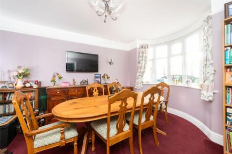 Dining/Bedroom 4