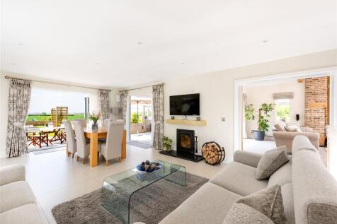 Dining/Family Room