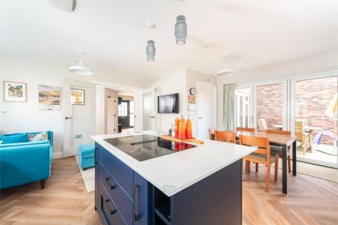 Kitchen/Dining/Famil