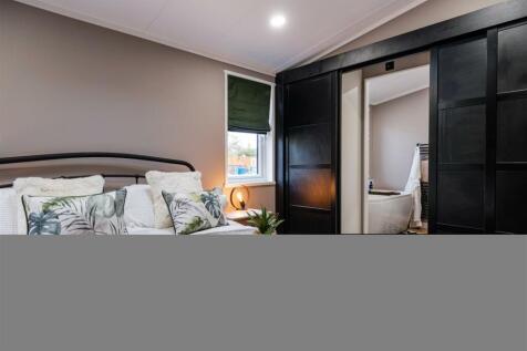Master bedroom 2.jpg