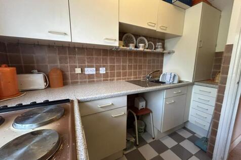 kitchen 2.jpg