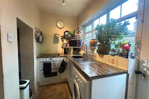 New Kitchen 2.jpg