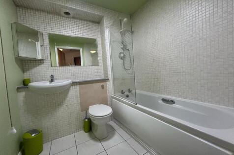 New Bathroom 2.jpg