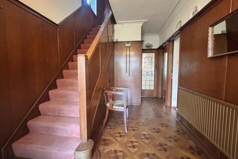 Hallway 2.jpg