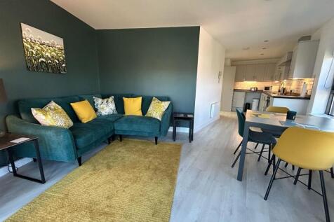 Lounge 3.jpg
