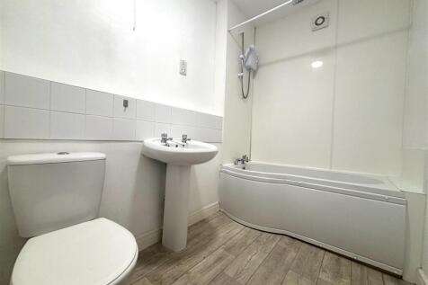 bathroom 3b.jpg