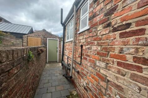 Rear Courtyard 2.jpg