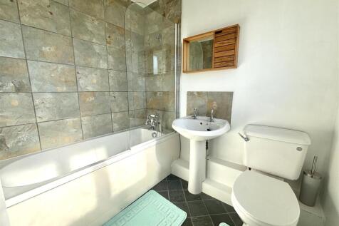 27 bath.jpg