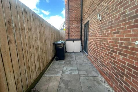 Garden side access.jpg