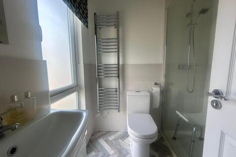 New Bathroom 1.jpg