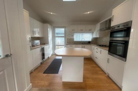New Kitchen 2.jpg