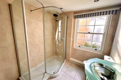 Bathroom.jpg