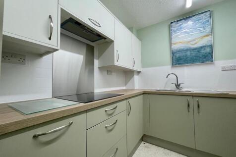 Kitchen 1.jpg