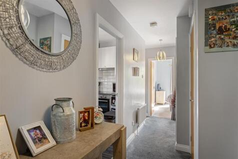 Apt_5_Beverley_House_66.jpg