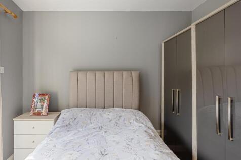 Apt_5_Beverley_House_46.jpg