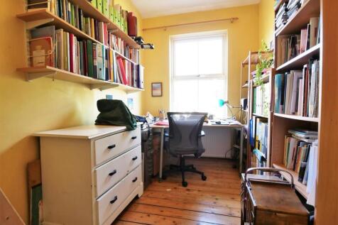 bedroom 2.JPG