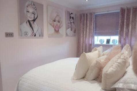 Main Bedroom 2.jpg