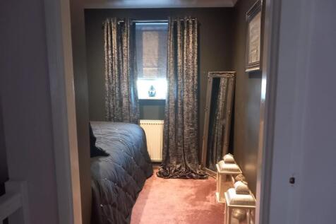 Bedroom 2 - 2.jpg