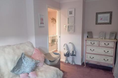 Dressing Room - 2.jpg