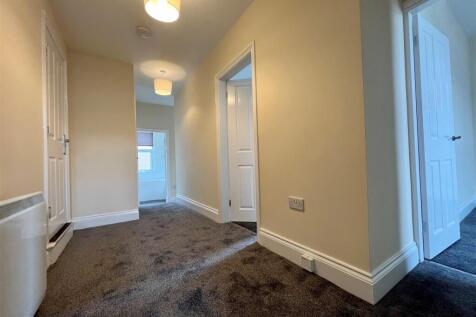 Hallway 3.jpg
