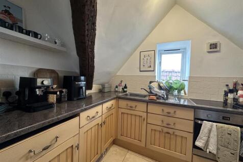 Kitchen 1.jpg