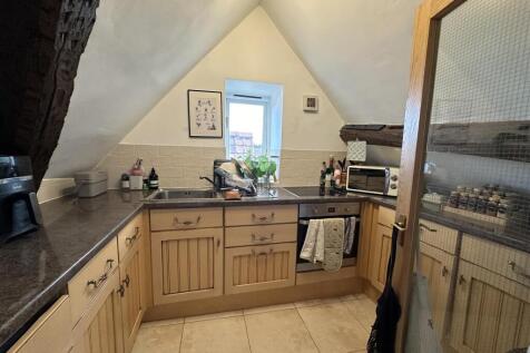 Kitchen 2.jpg