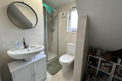 Bathroom.jpg