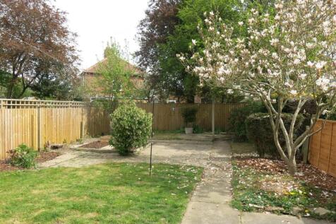 stirling grove back garden.JPG