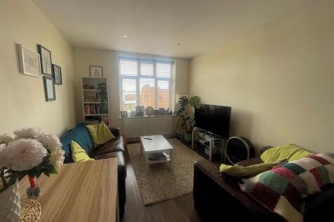 Lounge 4.jpg