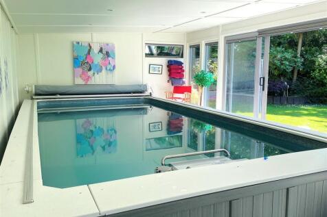 17 Clavering Walk - Pool4.jpg