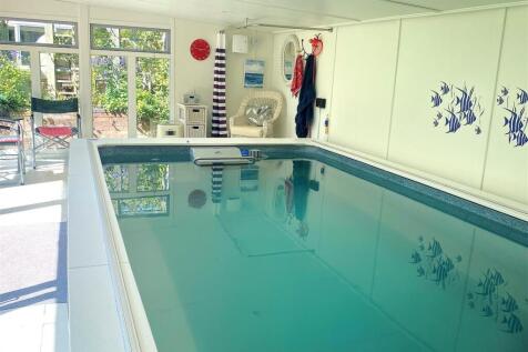 17 Clavering Walk - Pool5.jpg
