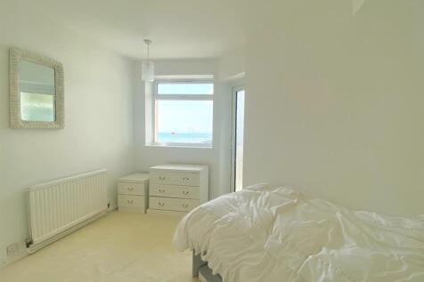 7 Alderton Ct - Bed1.jpg