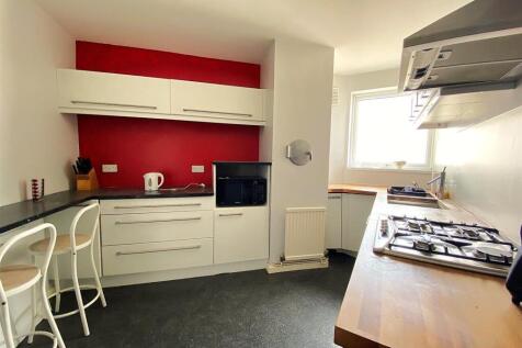 7 Alderton Ct - Kitchen1.jpg