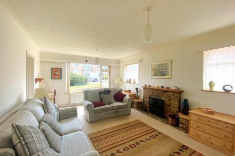 4 Frant Ave - Lounge1.jpg