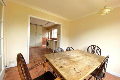 4 Frant Ave - Diner2.jpg