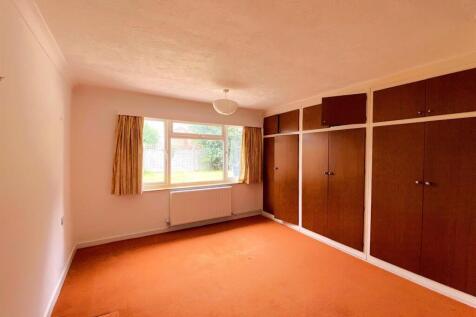 4 Frant Ave - Bed1.jpg