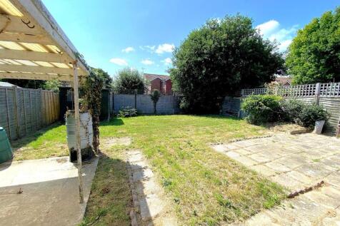 4 Frant Ave - Garden2 to use.jpg