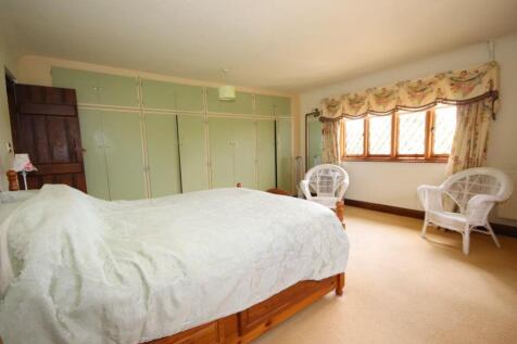 Bedroom 1.JPG