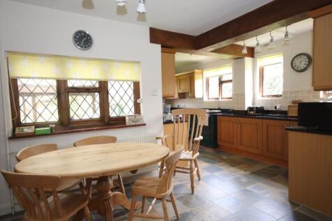 Kitchen Diner.JPG