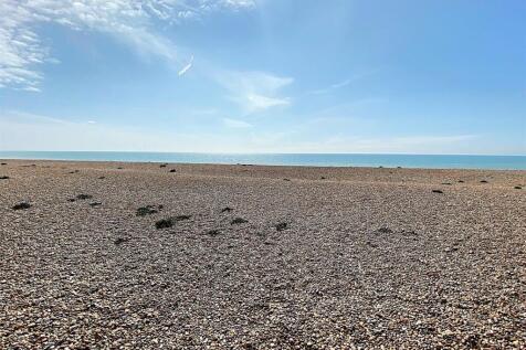 Beach Hut 32 Glyne Gap - View4.jpg